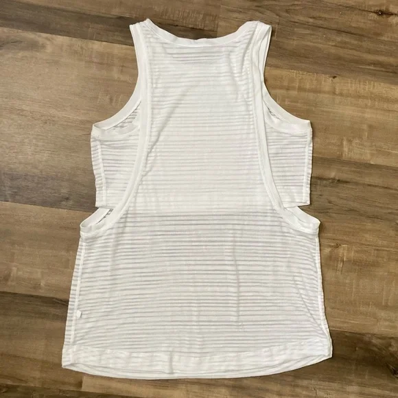 [Lululemon] Clear and Present Muscle Tank White 6 - Picture 5 of 8